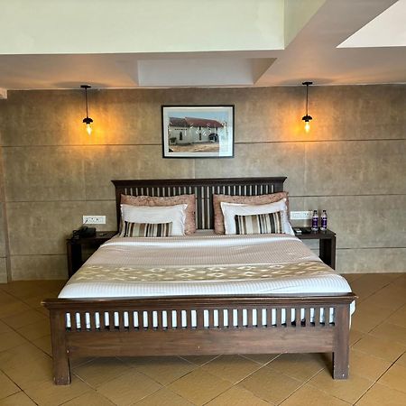 Silverador Resort Thane Extérieur photo
