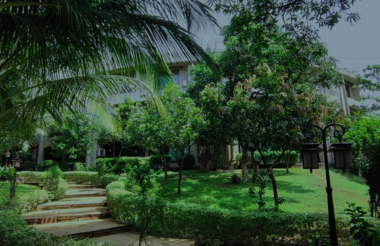 Silverador Resort Thane Extérieur photo