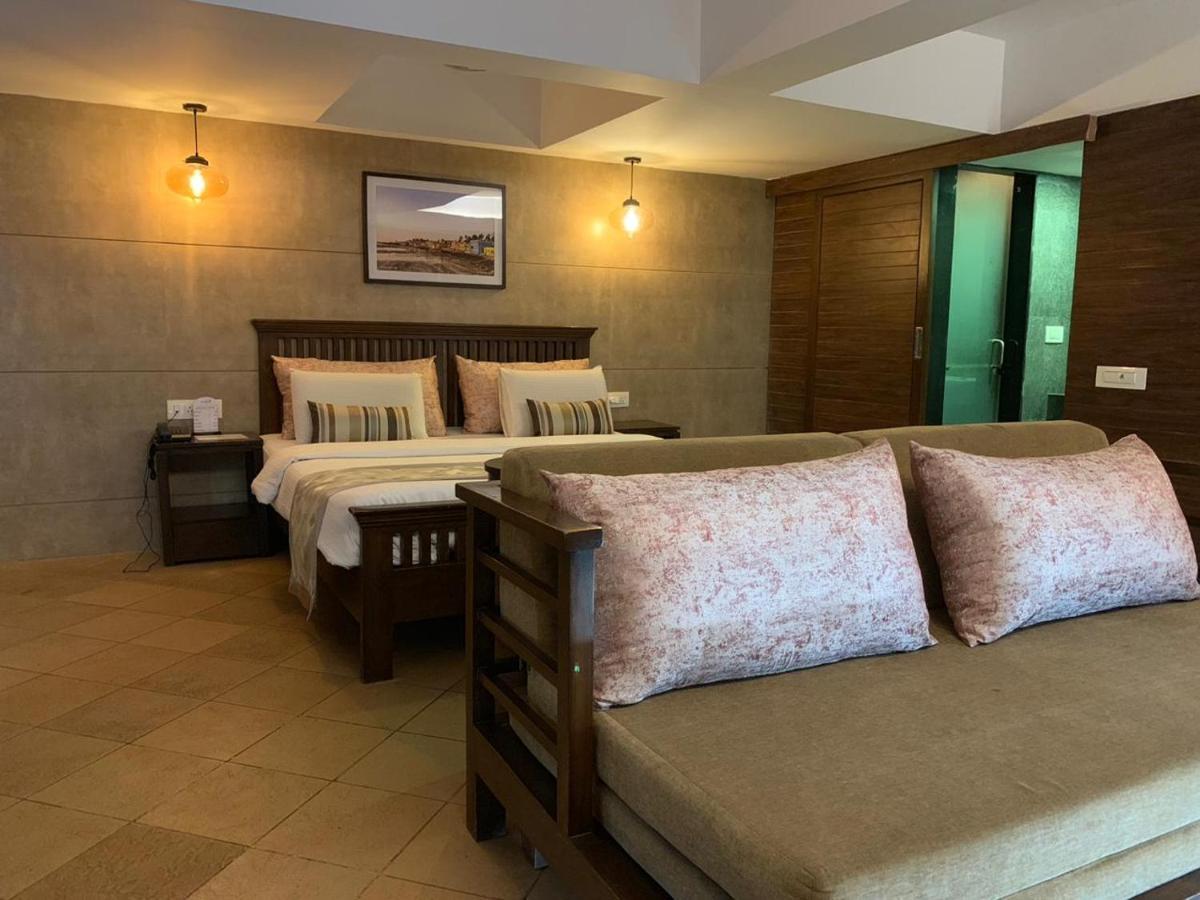 Silverador Resort Thane Extérieur photo
