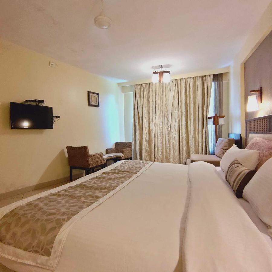 Silverador Resort Thane Extérieur photo
