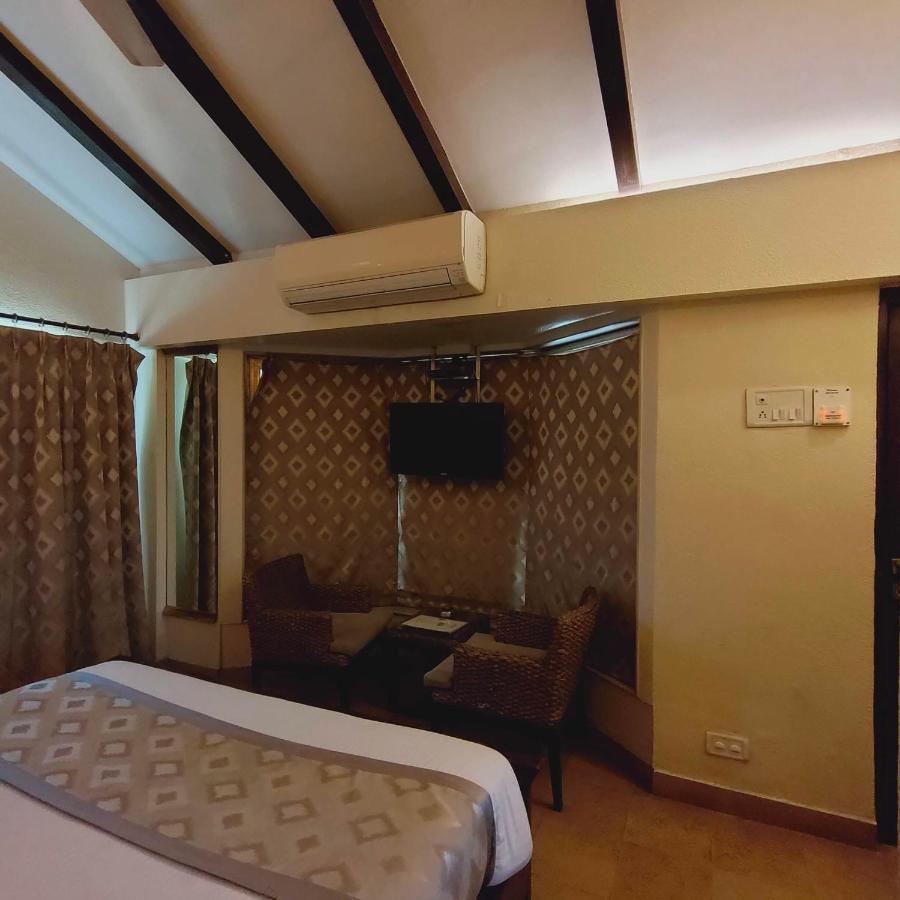 Silverador Resort Thane Extérieur photo