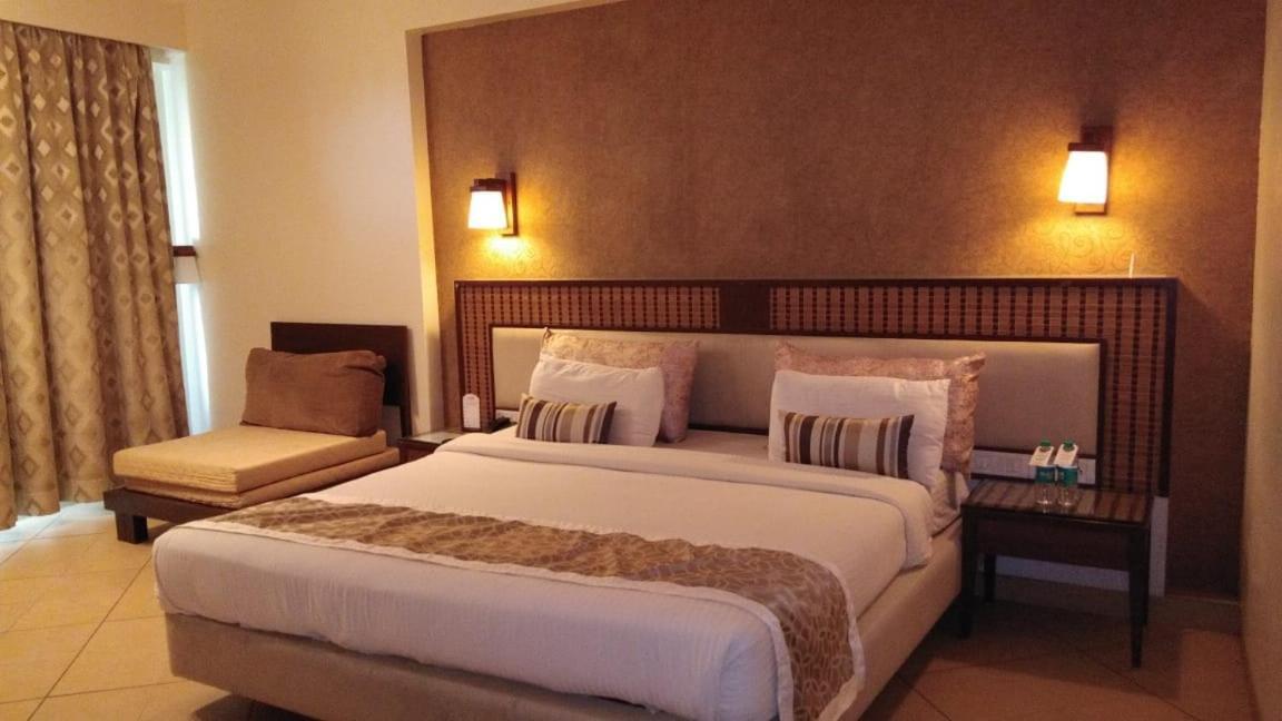 Silverador Resort Thane Extérieur photo