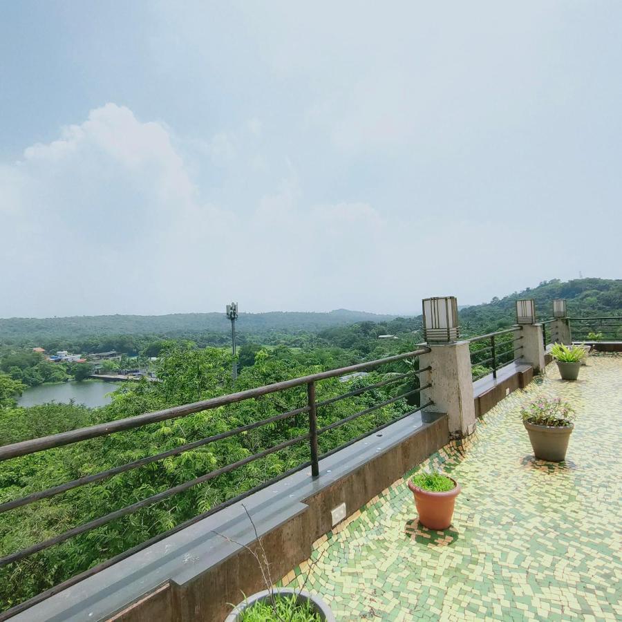 Silverador Resort Thane Extérieur photo