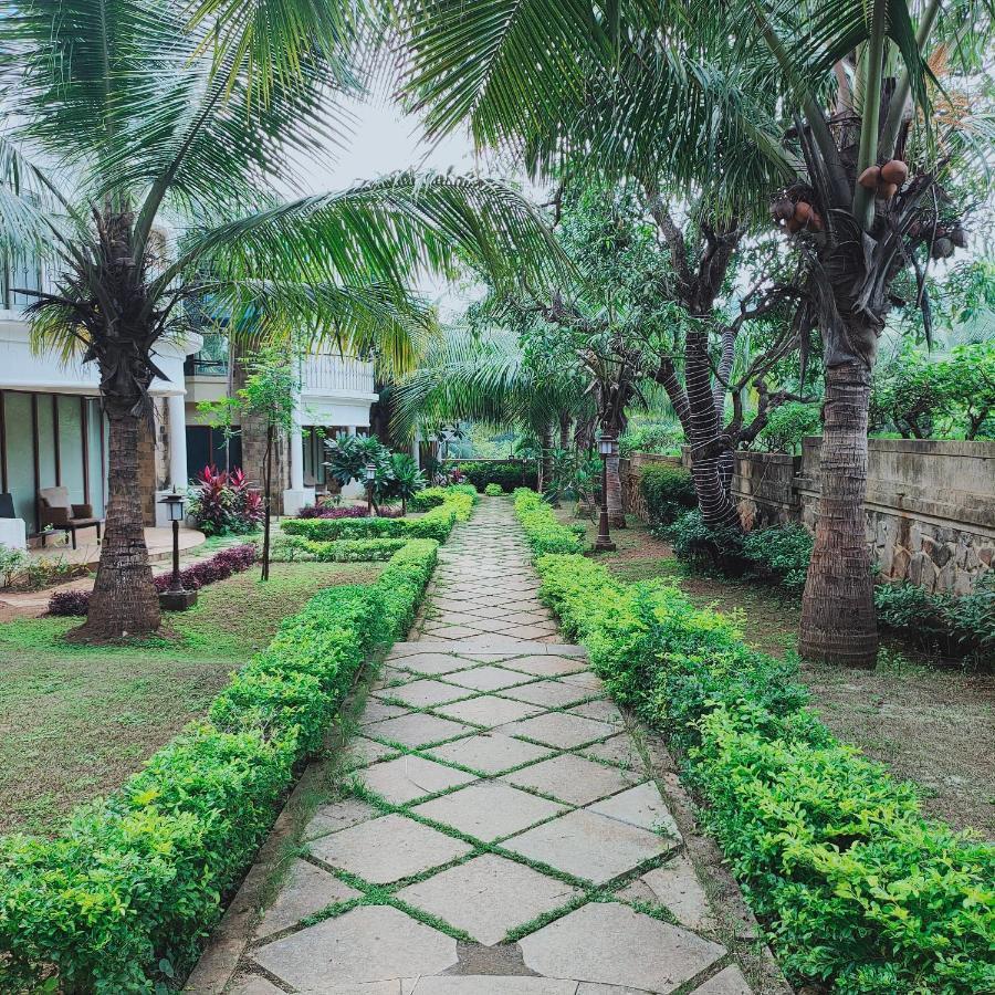 Silverador Resort Thane Extérieur photo